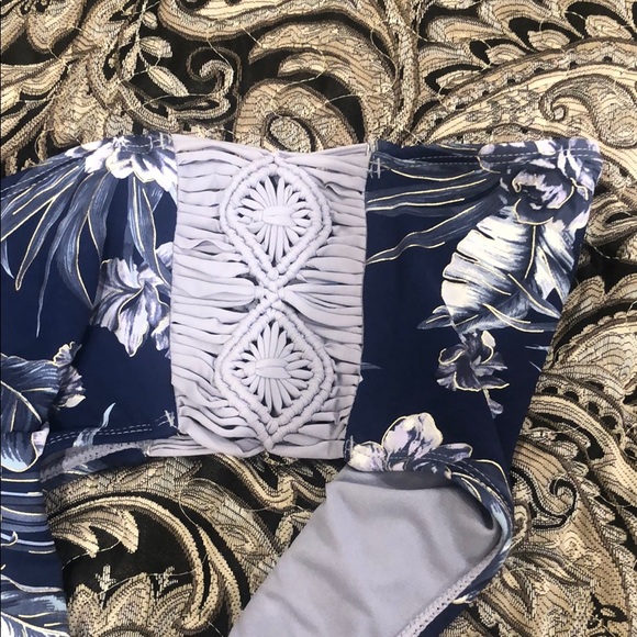 Strappy cutout swim bottoms - Picture 5 of 12